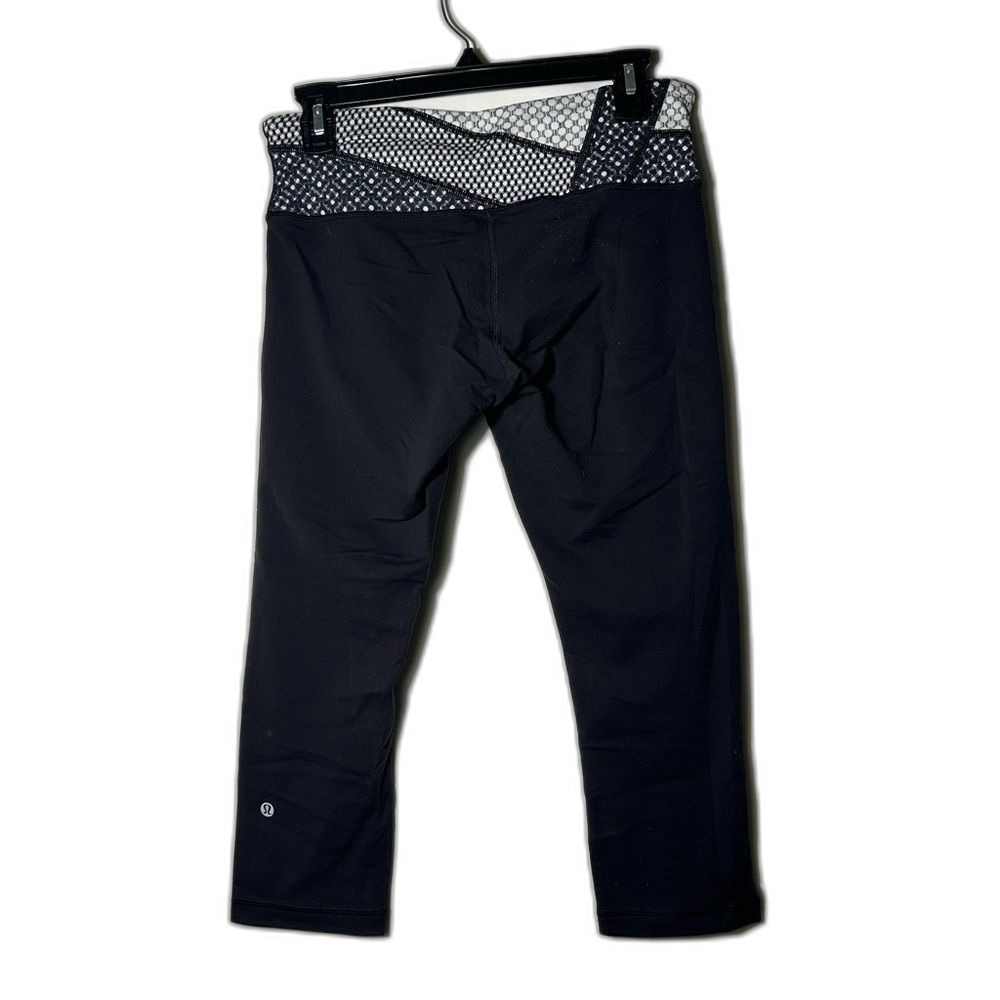 Lululemon Athletica Black Leggings with White Patterned Waistband Size 8 - Picture 3 of 7